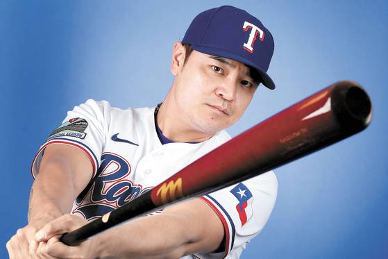 Choo Shin-soo of the Texas Rangers poses for a portrait during MLB media day in Surprise, Arizona on Feb. 19, 2020.  [AFP/YONHAP]