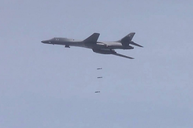 미 공군 B-1B 전략폭격기. 국방부 제공 영상 캡처, 뉴시스