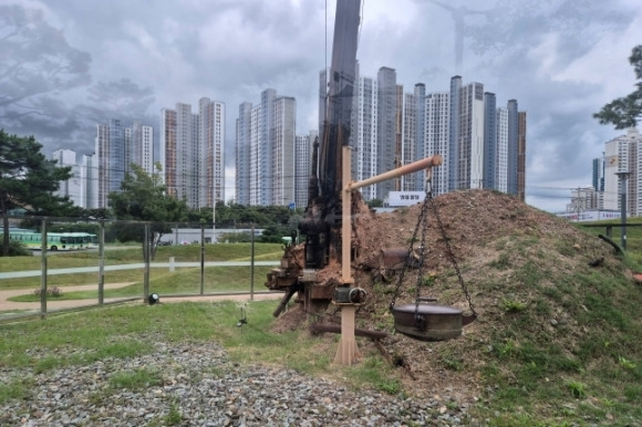 지난 30일 ‘불의 정원’ 불꽃이 꺼져 있다. 연합뉴스