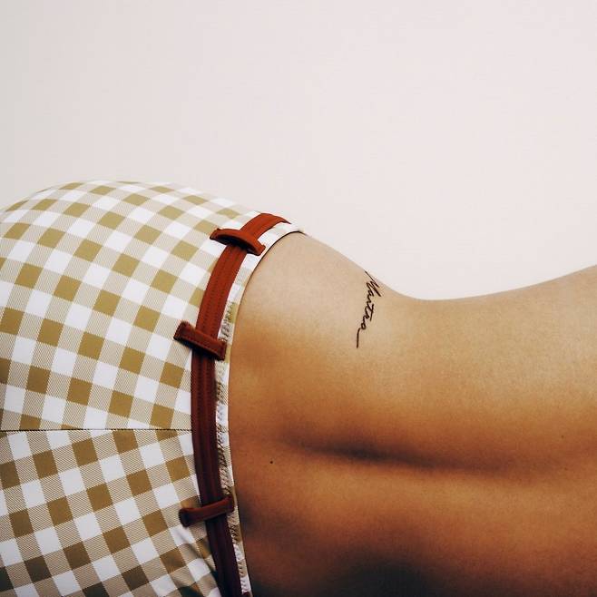 제니 새 싱글 ‘만트라’ 앨범 사진. 사진제공|OA엔터테인먼트