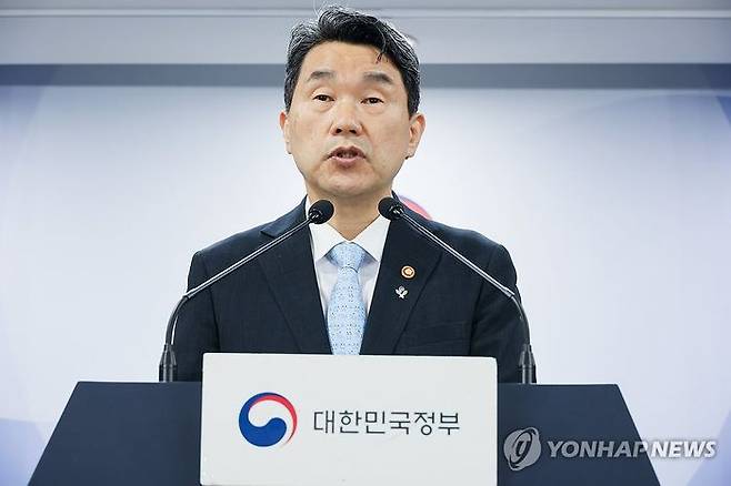 이주호 교육부장관이 "의대생들의 동맹휴학은 인정할 수 없다"는 정부 입장을 강조하고 있다.ⓒ연합뉴스