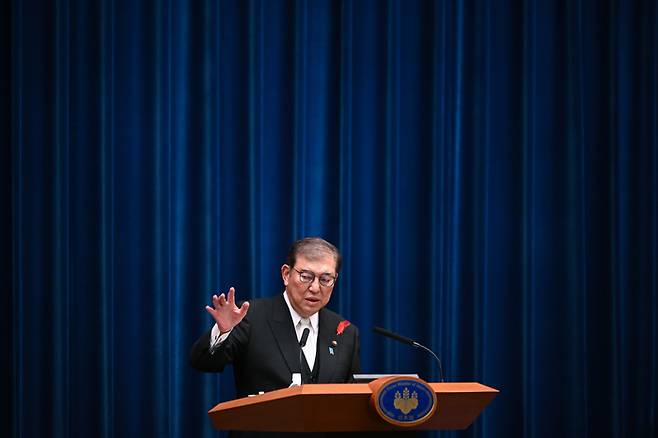 일본 이시바 시게루 신임 총리가 1일 총리관저에서 열림 취임 기자회견에서 발언하고 있다. 신화연합뉴스