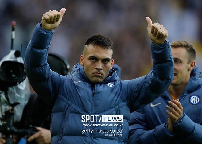 ▲ 인터밀란은 지난달 29일에 있었던 2023-24시즌 이탈리아 세리에A 6라운드에서 우디네세를 상대로 3-2 승리를 거뒀는데, 마르티네스는 이 경기에서 멀티 골을 넣으며 팀의 승리에 앞장섰다. 그리고 이날 즈베즈다를 상대로 득점포를 가동하며 2경기 연속골에 성공했다.&nbsp;