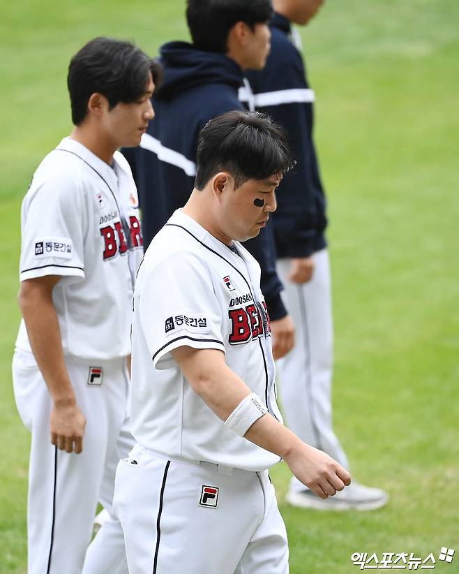 두산 베어스가 3일 서울 잠실야구장에서 열린 2024 신한 SOL Bank KBO 포스트시즌 KT 위즈와의 와일드카드 결정전 2차전에서 0-1로 패하면서 준플레이오프 진출에 실패했다. 사진 박지영 기자