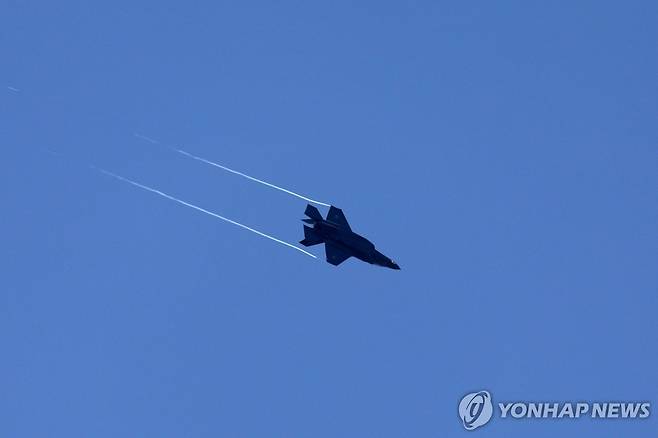 레바논 남부 상공을 나는 이스라엘군 F-35 전투기 [EPA 연합뉴스 자료사진. 재판매 및 DB 금지]