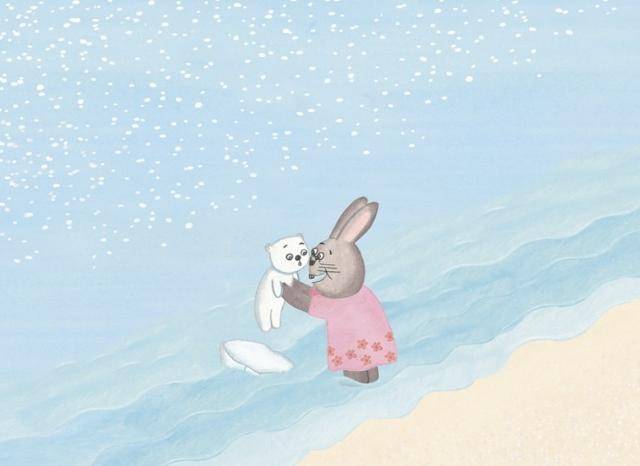 토토 할머니가 햇살이 부서지는 바닷가에서 얼음에 실려 온 아기곰 바오를 건져 올린다. 두 존재가 가족이 된 순간, 어쩌면 탄생의 순간처럼도 보이는 장면이다. 책읽는곰 제공