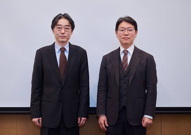 임종윤(왼쪽) 한미사이언스 사내이사와 임종훈 한미사이언스 대표. 연합뉴스&nbsp;