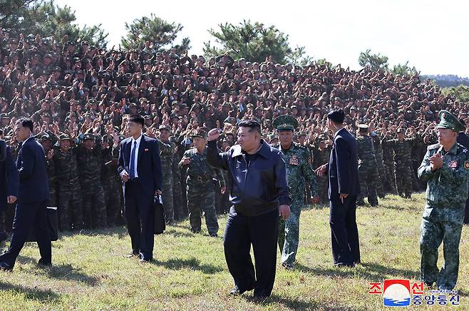 북한 서부지구 조선인민군 특수작전부대 훈련기지 현지시찰하는 김정은 국무위원장 2024.10.2