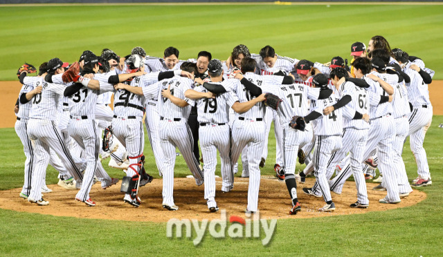 2023년 11월 13일 오후 서울 잠실야구장에서 진행된 '2023 KBO 프로야구' 포스트시즌 한국시리즈 5차전 LG 트윈스와 kt 위즈의 경기./마이데일리