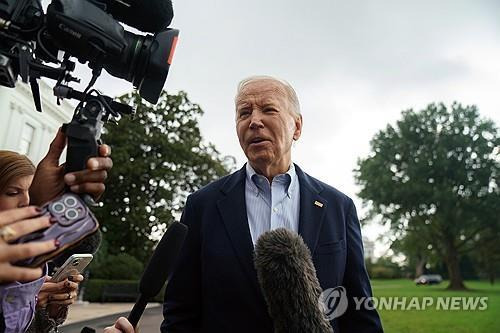 기자들과 문답하는 바이든 미국 대통령 [워싱턴 EPA=연합뉴스. 재판매 및 DB 금지]