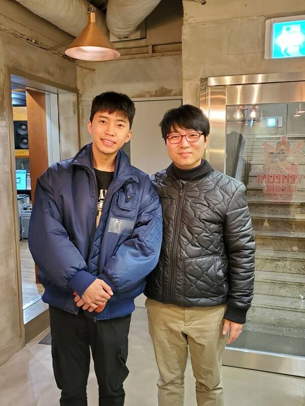 '두 주먹' 작업 마치고 임영웅과 함께.&nbsp;[사진제공=남기연]