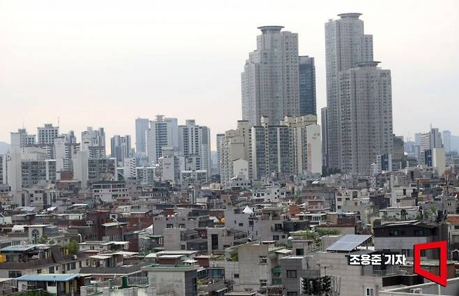 서울의 걷다 칼럼용-서울 도심에 아파트와 주택이 함께 있는 주거단지 모습. 사진=조용준 기자 jun21@