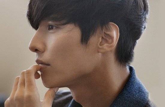 원빈 옆모습.jpg 배우 원빈 외모 특징 ㄷㄷㄷ .jpg