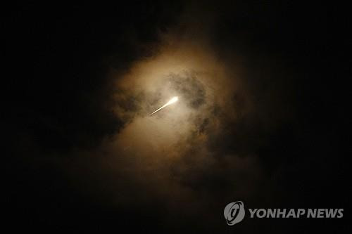 이스라엘 상공에 날아든 이란의 미사일 [AP=연합뉴스 자료사진. 재판매 및 DB 금지]