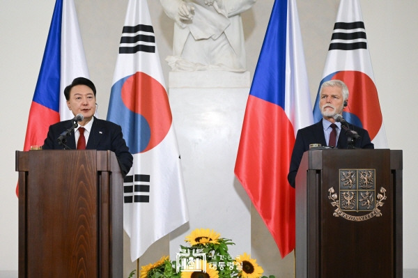 ▲ 지난달 19일 윤석열 대통령과 페트르 피알라 체코 총리가 공동언론발표를 하고 있다. 사진=대통령실