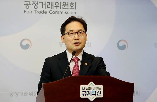 한기정 공정거래위원장이 배달앱 상생안이 사회적 기대에 미치지 못할 경우 입법을 통한 제도개선 등에 나서겠다고 말했다. 지난 2일 한 위원장이 정부세종청사에서 발언하고 있다. /사진=뉴스1