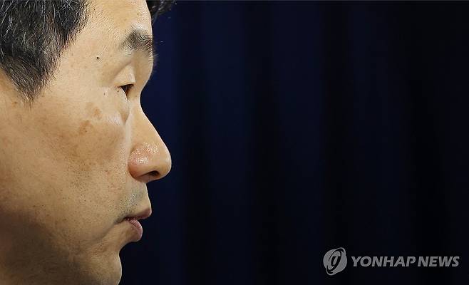 의과대학 학사 탄력 운영 가이드라인 발표하는 이주호 부총리 (서울=연합뉴스) 김도훈 기자