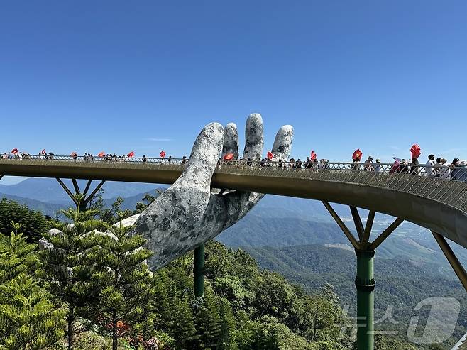 베트남 다낭 바나힐에 위치한 '골든브릿지'. ⓒ 뉴스1 김형준