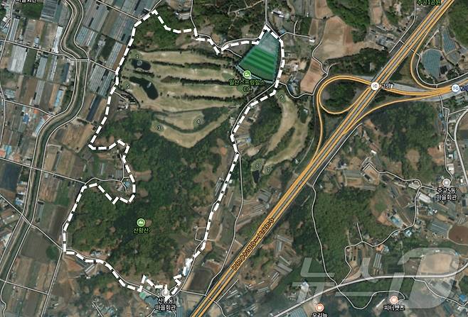 고양시 산황산 골프장 증설 예정지. 윗 부분은 기존 9홀 대중골프장. (권용재 시의원 제공)