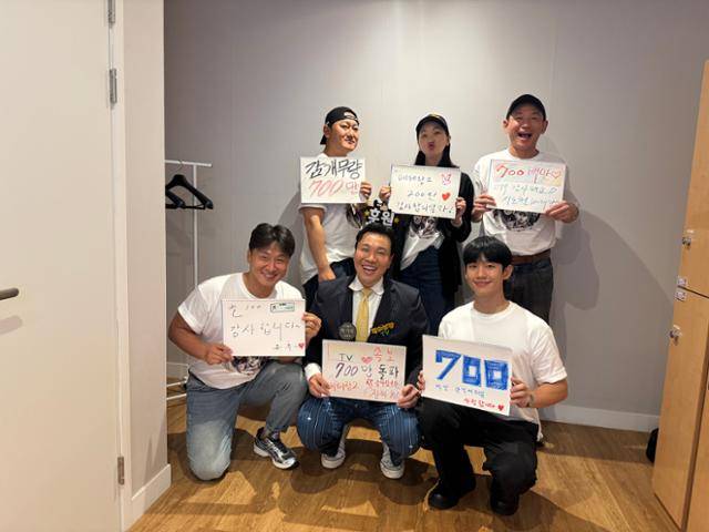'베테랑2'가 700만 관객을 돌파한 가운데 배우들이 감사 인사를 전했다. CJ ENM 제공
