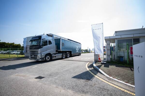 볼보 FH 에어로 글로브 트로터&nbsp; 사진 볼보트럭