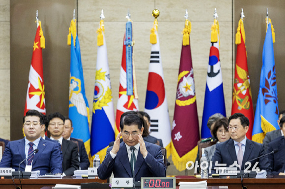 김용현 국방부 장관이 8일 서울 용산구 국방부에서 열린 국정감사에 참석하고 있다. [사진=국회사진취재단]