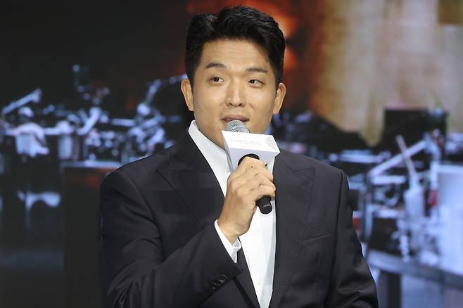 Chef Anh Sung-jae speaks to the press about "Culinary Class Wars" at the press conference for the show at JW Marriott Dongdaemun Square in Jongno District, central Seoul, on Wednesday. [NETFLIX KOREA]