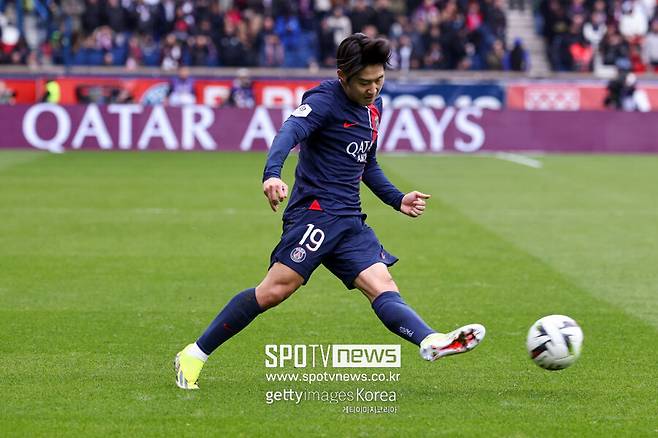 ▲ 이강인의 가치는 이날 경기에서만 한정되지 않는다. 축구통계매체 ‘후스코어드닷컴’에 따르면, 이강인은 이번 시즌 현재까지 총 7개의 키 패스를 기록했다. 니스전을 포함해 총 423분을 소화한 이강인은 90분당 3.6개의 키 패스를 기록했으며, 이 기록은 리그앙 1위, 유럽 5대 리그 선수 중에선 7위의 기록이다. 이강인의 위에는 부카요 사카(아스날), 케빈 데 브라위너(맨체스터 시티), 하피냐(FC바르셀로나) 등이 자리했다.