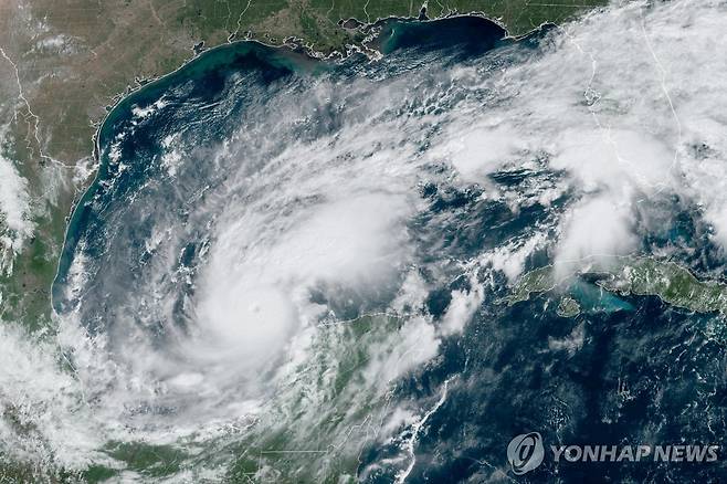 7일(현지시간) 허리케인 밀턴의 위성 사진 [CIRA/NOAA/로이터=연합뉴스. 재판매 및 DB 금지]