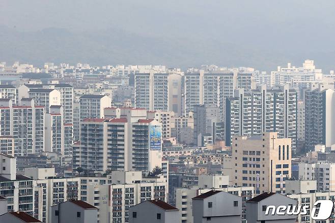 서울 강북구 북서울꿈의숲에서 바라본 도봉구 아파트 단지들. 2022.10.23/뉴스1 ⓒ News1 이광호 기자