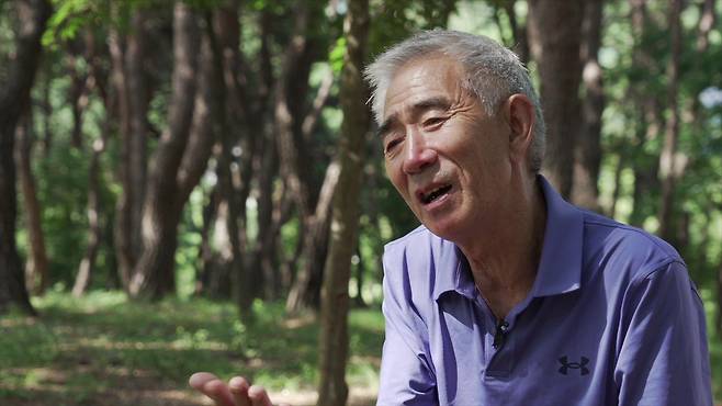 장영진 작가는 괴로웠던 결혼생활을 청산하기 위해 탈북을 결심했다. 일찍이 자신의 성 정체성을 알았더라면 탈북하지 않고 고향에서 살았을 것이라고 했다