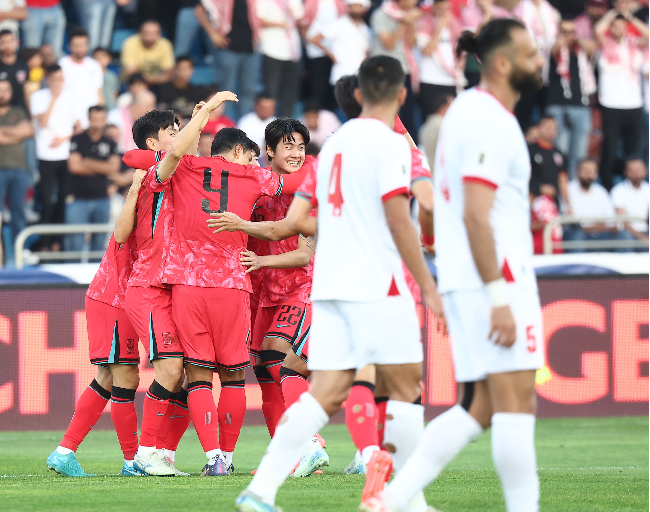 이재성의 선제골 후 기뻐하는 한국 축구대표팀 선수들. 사진=연합뉴스 제공