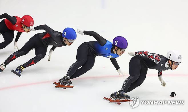 쇼트트랙 대표팀 선발전에 나선 선수들 [연합뉴스 자료사진]