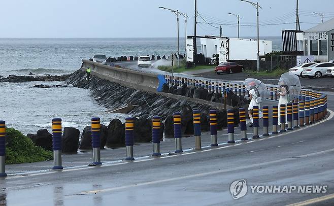 제주 해안도로 [연합뉴스 자료사진]