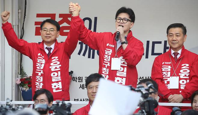 한동훈 국민의힘 대표가 9일 오후 부산 금정구 부산대학교 앞에서 윤일현 금정구청장 후보 지원유세를 하고 있다. (사진=뉴스1)