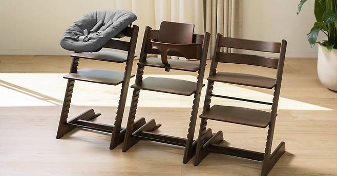 스토케(Stokke®) 프리미엄 아기의자 ‘트립트랩 오크 웜 브라운(Tripp Trapp® Oak Warm Brown)’