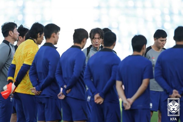 홍명보 대한민국 남자 축구대표팀 감독(가운데). 대한축구협회 제공