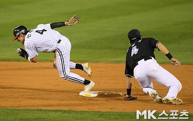 LG 신민재. 사진(서울 잠실)=천정환 기자