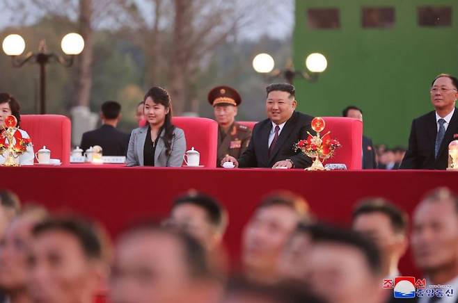 김정은 북한 국무위원장이 참석한 가운데  노동당 창건 79주년을 기념하는 경축공연과 연회가 지난 10일 노동당 중앙간부학교에서 진행되었다고 조선중앙통신이 11일 보도했다. [사진출처=연합뉴스]