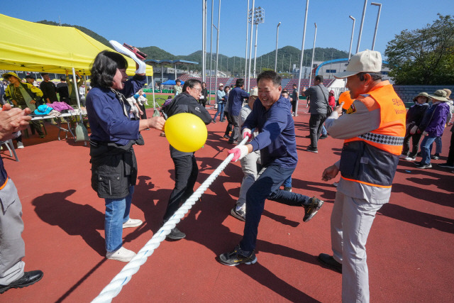 ▲ 양구지역 민관군 화합의 대축제인 제39회 양록제가 이틀간의 일정을 모두 마치고 12일 폐막했다.