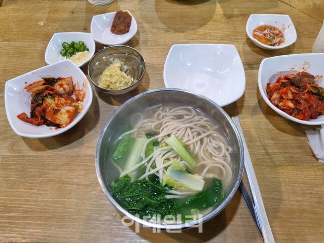 흑백요리사 ‘이모카세 1호’ 김미령 셰프가 운영하는 안동집 손칼국시 (사진=한전진 기자)