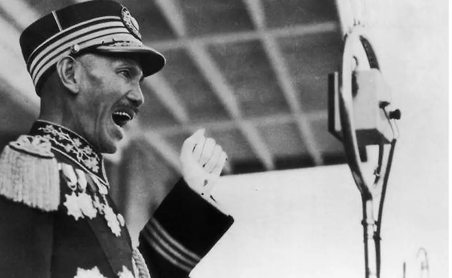 한때 중국 전체의 지도자였던 장제스는 내전 후 지지자들과 함께 대만 섬으로 피신했다