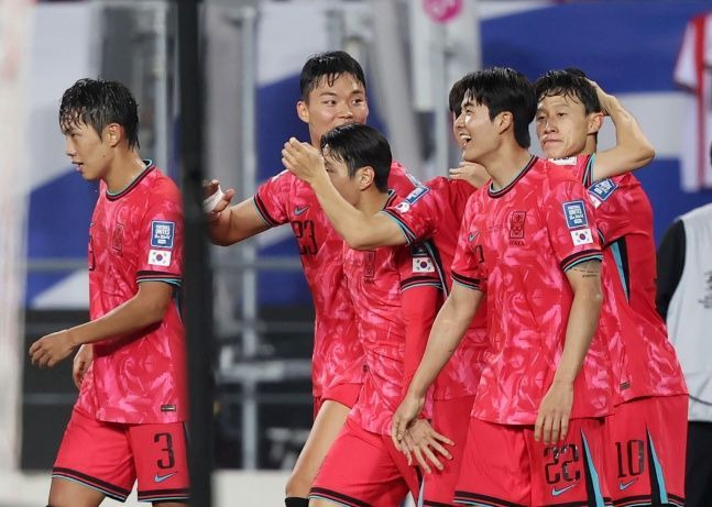 이라크전 승리한 한국 축구대표팀. ⓒ 뉴시스