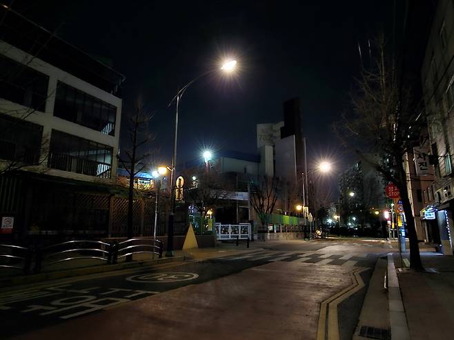 학교 주변 노후보안등주 정비(개선 전). 양천구 제공