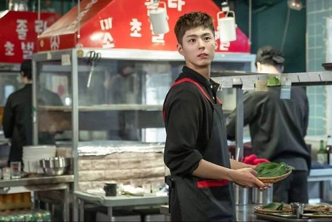 1745d8e206c50064a.jpg 잘생긴 알바생을 뽑았을때 사장님 표정