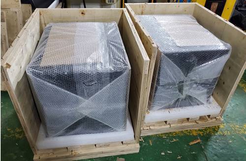 이렇게 나무 박스에 포장되어서 안전하게 들어온 NEC XM29 PLUS