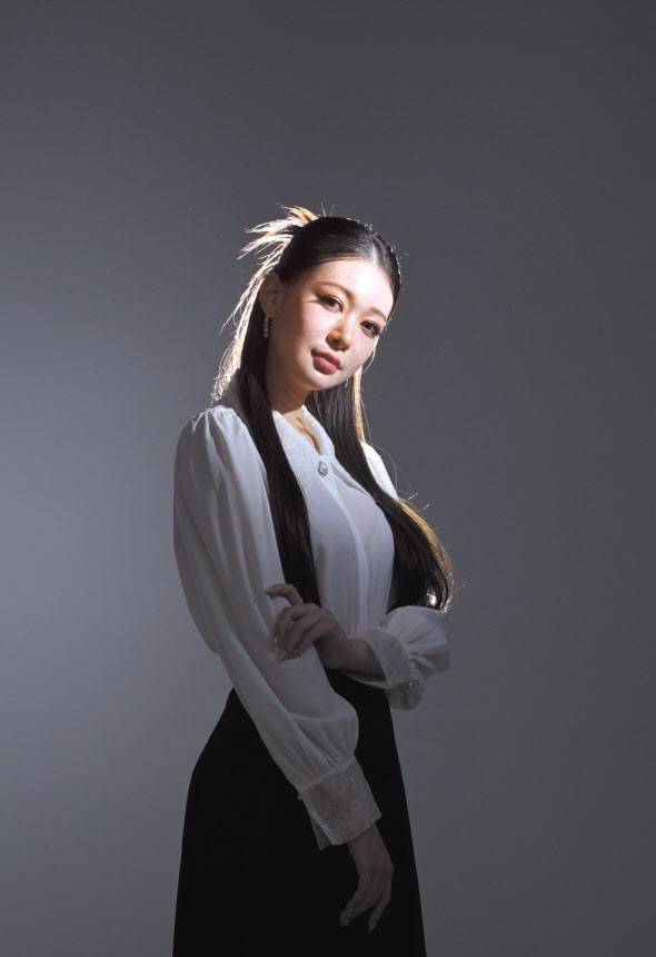 미스유니버스코리아 위너상 및 미스유니버스코리아헤럴드상 수상자 한아리엘씨가 지난 11일 오전 서울 용산구 헤럴드스퀘어에서 헤럴드경제·코리아헤럴드와 인터뷰에 앞서 포즈를 취하고 있다. 임세준 기자