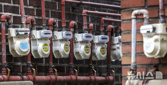 [서울=뉴시스] 정병혁 기자 = 서울시내 주택가에 가스계량기가 설치돼 있다. 2024.08.01. jhope@newsis.com