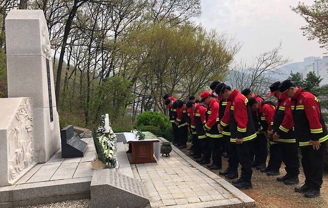 공익 요원 추모비 공익 요원 추모비