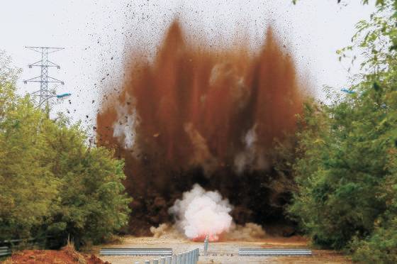 북한 노동신문은 지난 17일 '경의선·동해선 도로 및 철도'를 완전폐쇄한 사실을 전했다. 뉴스1